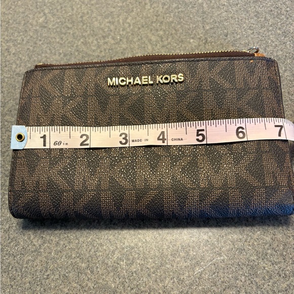 Michael Kors wallet - Picture 7 of 9